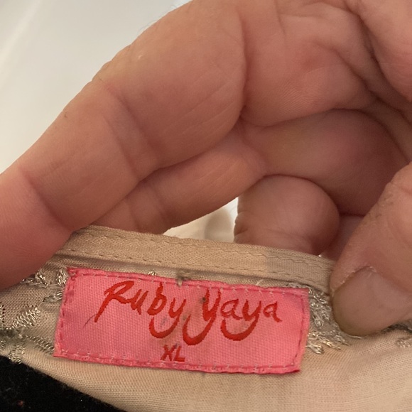 Beautiful blouse bought in Australia 🇦🇺 - Picture 5 of 7